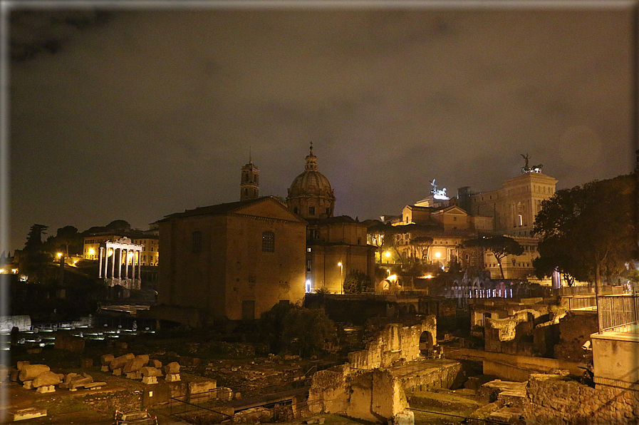 foto Roma di Notte